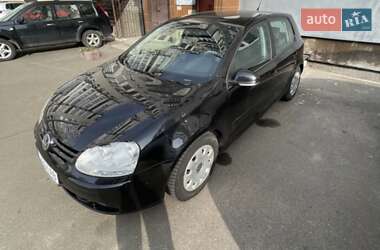 Хетчбек Volkswagen Golf 2006 в 