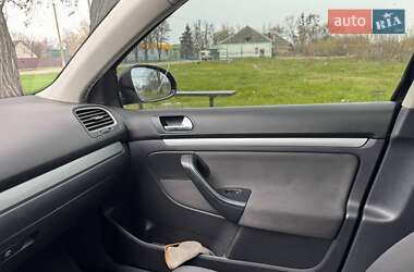 Універсал Volkswagen Golf 2010 в 