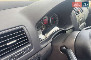Хэтчбек Volkswagen Golf 2005 в 