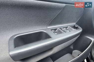 Хэтчбек Volkswagen Golf 2005 в 