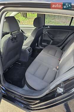 Хэтчбек Volkswagen Golf 2007 в 