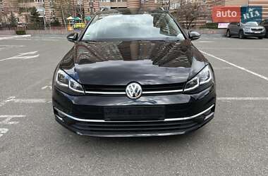 Универсал Volkswagen Golf 2019 в 