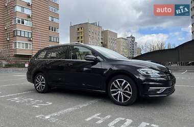 Универсал Volkswagen Golf 2019 в 