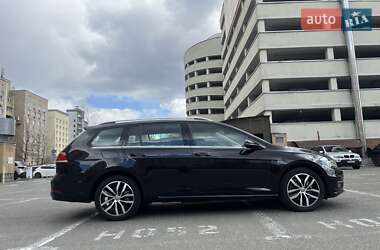 Универсал Volkswagen Golf 2019 в 