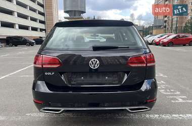 Универсал Volkswagen Golf 2019 в 