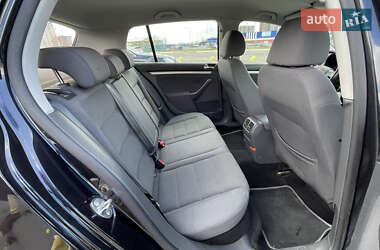 Хэтчбек Volkswagen Golf 2009 в 
