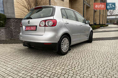 Хетчбек Volkswagen Golf 2007 в 