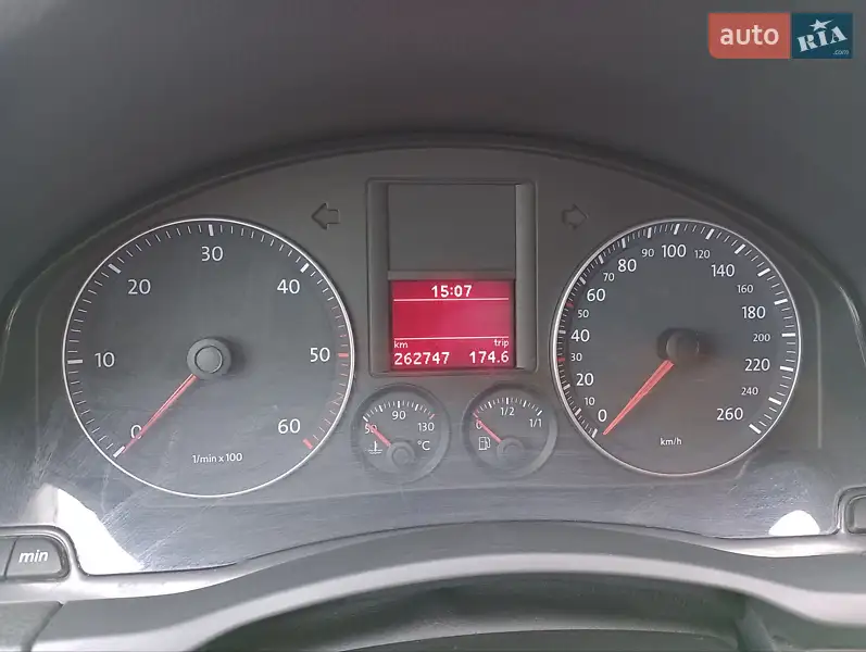 Хэтчбек Volkswagen Golf 2006 в 
