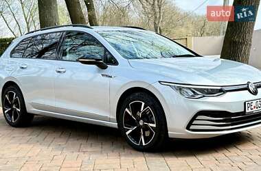 Универсал Volkswagen Golf 2022 в 