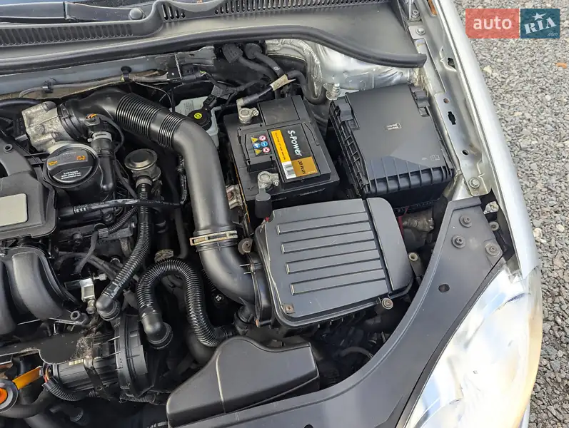 Хетчбек Volkswagen Golf 2008 в 