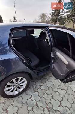 Хетчбек Volkswagen Golf 2010 в 