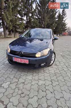 Хетчбек Volkswagen Golf 2010 в 