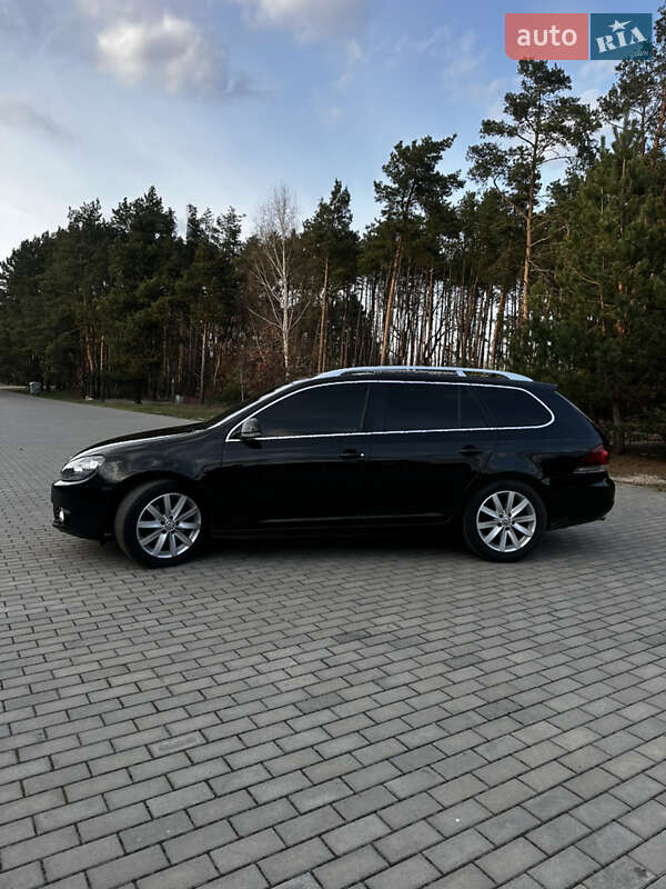 Универсал Volkswagen Golf 2011 в Костополе
