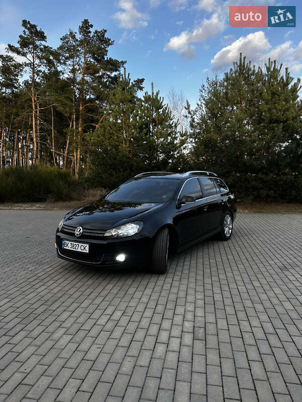 Универсал Volkswagen Golf 2011 в Костополе