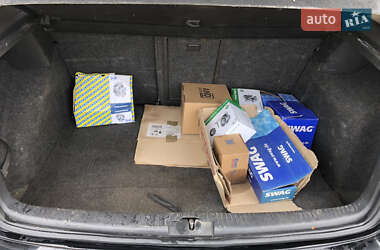 Хэтчбек Volkswagen Golf 2005 в 
