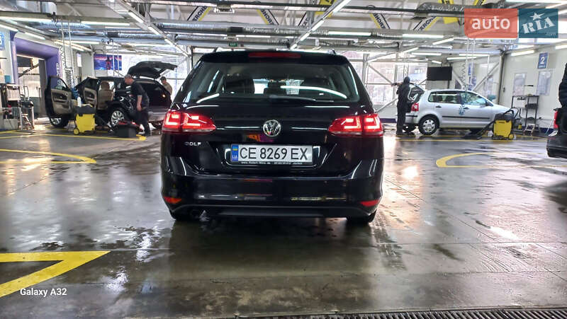 Универсал Volkswagen Golf 2015 в Черновцах