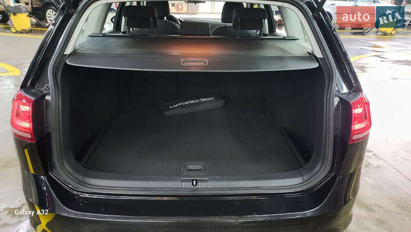 Универсал Volkswagen Golf 2015 в Черновцах