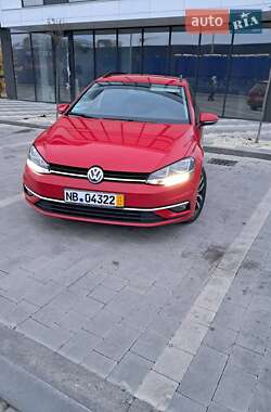 Универсал Volkswagen Golf 2019 в 