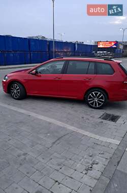 Универсал Volkswagen Golf 2019 в 