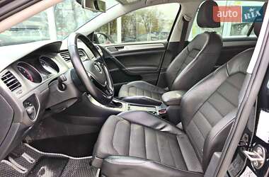 Хэтчбек Volkswagen Golf 2015 в 