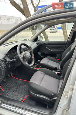 Універсал Volkswagen Golf 2001 в 