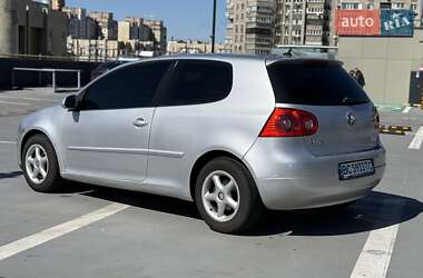 Хетчбек Volkswagen Golf 2006 в 