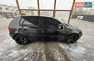 Хетчбек Volkswagen Golf 2003 в 