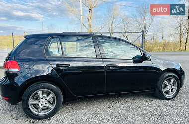Хэтчбек Volkswagen Golf 2009 в 