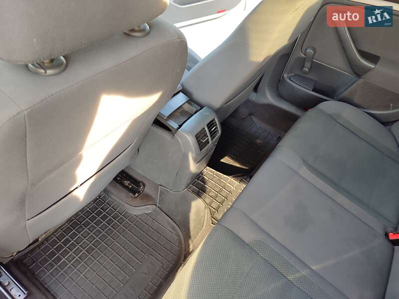 Хэтчбек Volkswagen Golf 2004 в Киеве фото 15 Хэтчбек Volkswagen Golf 2004 в Киеве