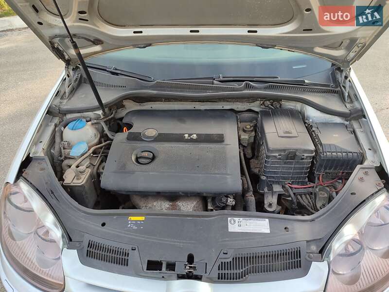 Хэтчбек Volkswagen Golf 2004 в Киеве фото 40 Хэтчбек Volkswagen Golf 2004 в Киеве