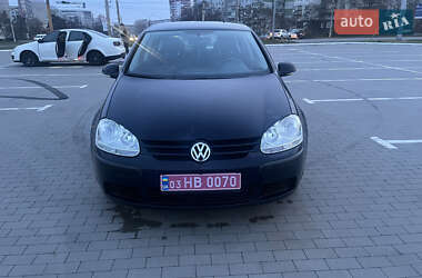 Хетчбек Volkswagen Golf 2005 в 
