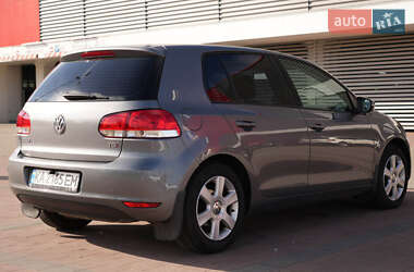 Хэтчбек Volkswagen Golf 2011 в 
