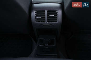 Хэтчбек Volkswagen Golf 2011 в 