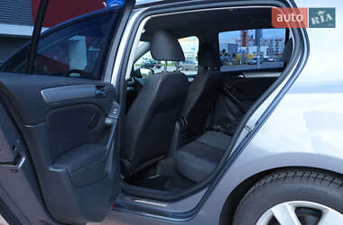 Хэтчбек Volkswagen Golf 2011 в 
