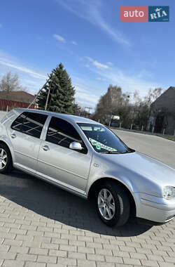 Хэтчбек Volkswagen Golf 2003 в 