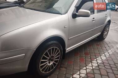 Хэтчбек Volkswagen Golf 2003 в 