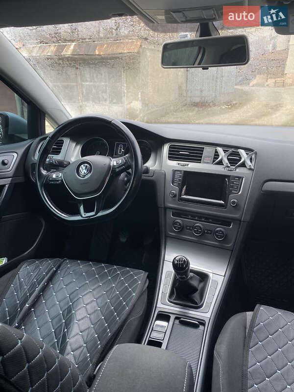 Универсал Volkswagen Golf 2013 в Ивано-Франковске