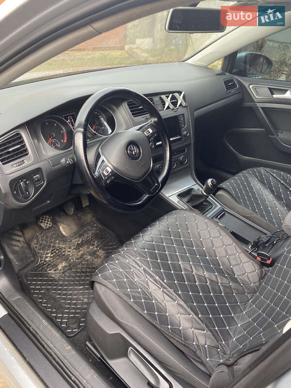 Универсал Volkswagen Golf 2013 в Ивано-Франковске