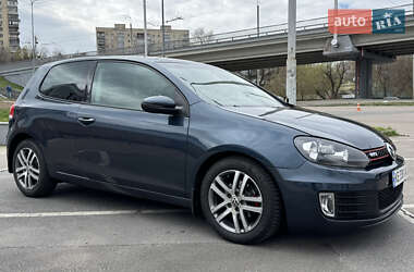 Хэтчбек Volkswagen Golf 2009 в 