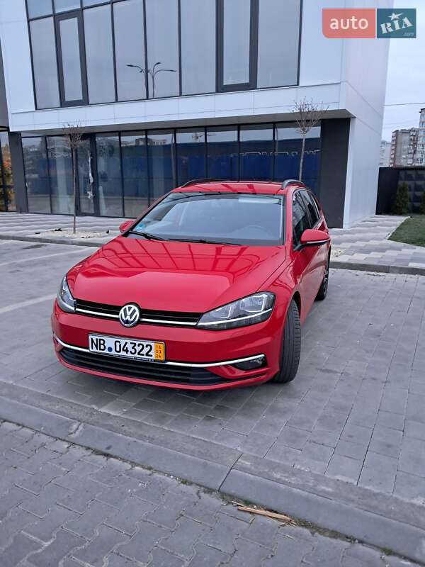 Универсал Volkswagen Golf 2019 в 