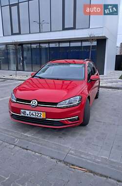 Универсал Volkswagen Golf 2019 в 