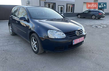 Хетчбек Volkswagen Golf 2005 в 