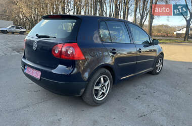 Хетчбек Volkswagen Golf 2005 в 