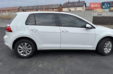 Хэтчбек Volkswagen Golf 2013 в 