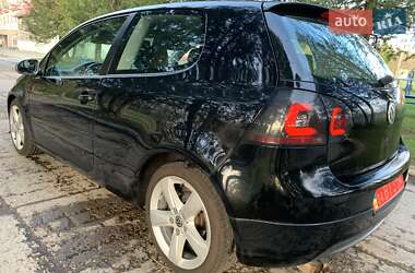 Хетчбек Volkswagen Golf 2005 в Надвірній