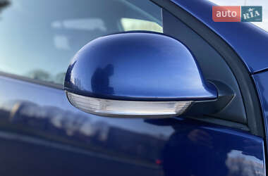 Хэтчбек Volkswagen Golf 2005 в 