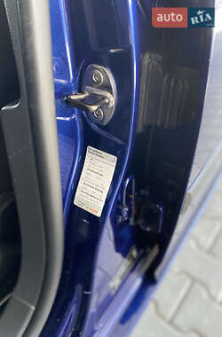 Хэтчбек Volkswagen Golf 2005 в 