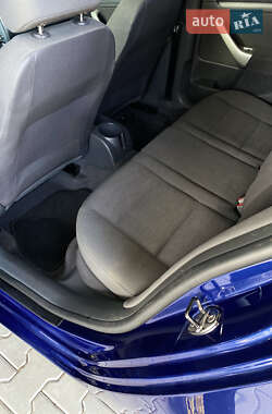Хэтчбек Volkswagen Golf 2005 в 