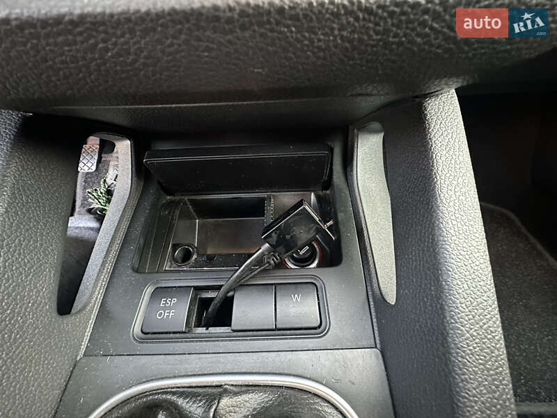 Хэтчбек Volkswagen Golf 2006 в Черновцах
