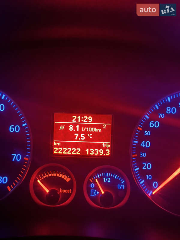 Хэтчбек Volkswagen Golf 2006 в Черновцах
